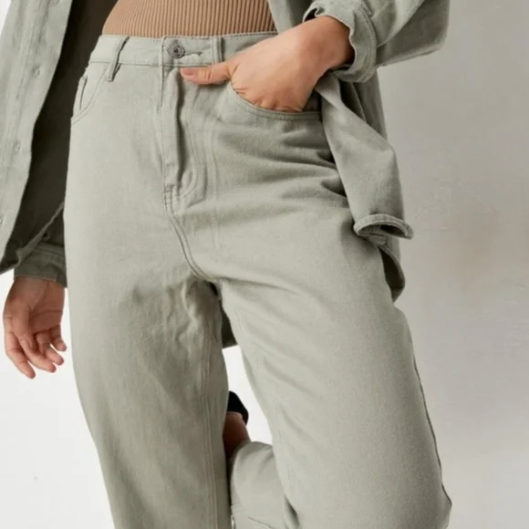 Missguided Riot High Rise Mom Jeans Khaki - Picture 2 of 8